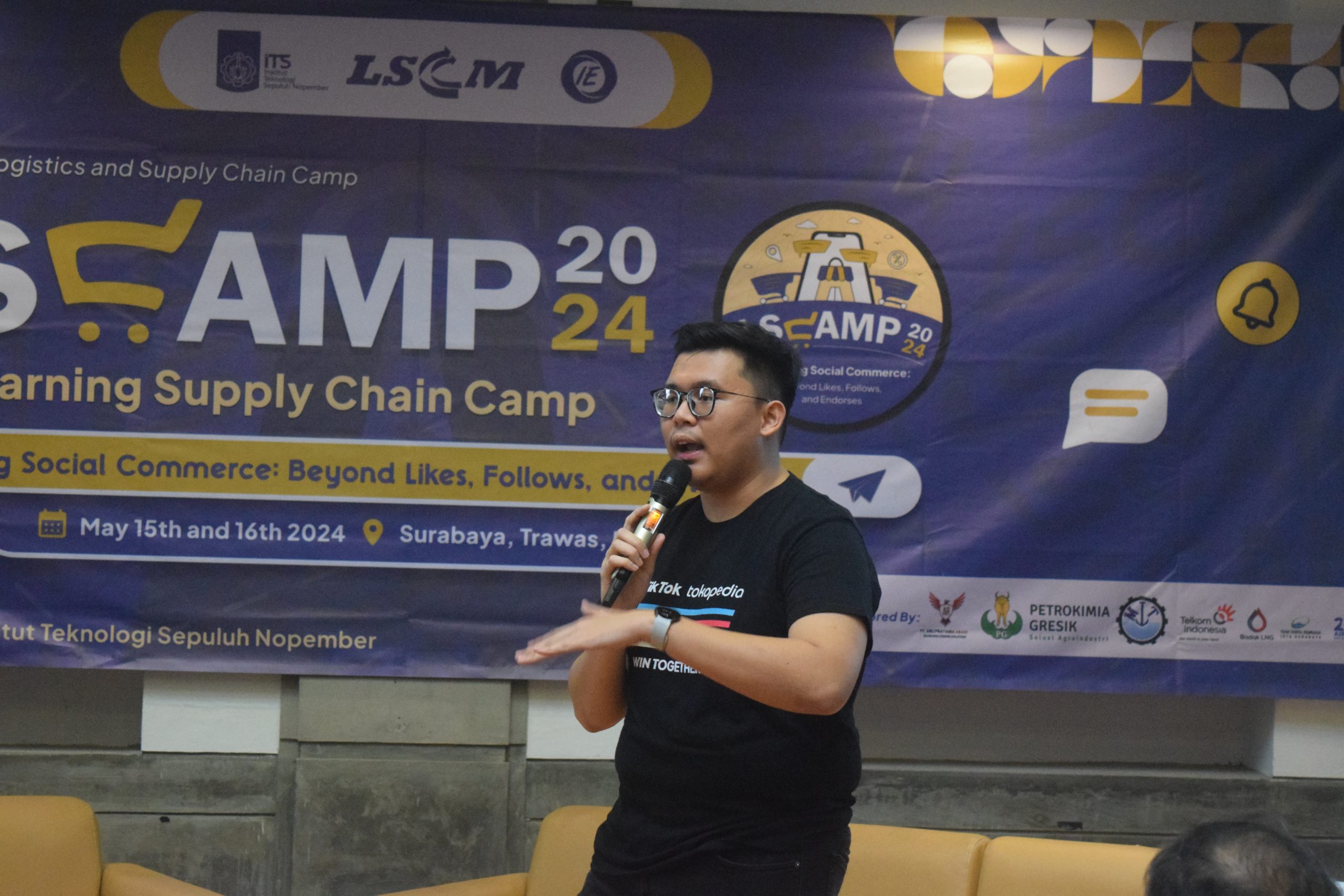 Kalam Al Jibran Sebagai Pembicara LSCAMP di UBAYA Training Center