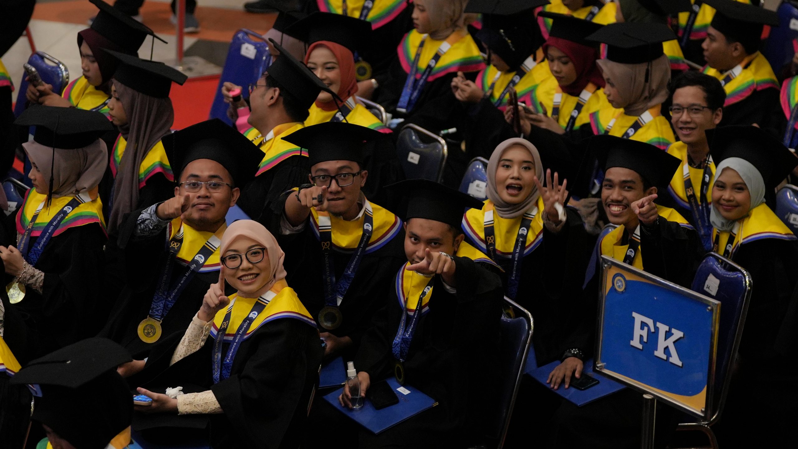 wisuda unair